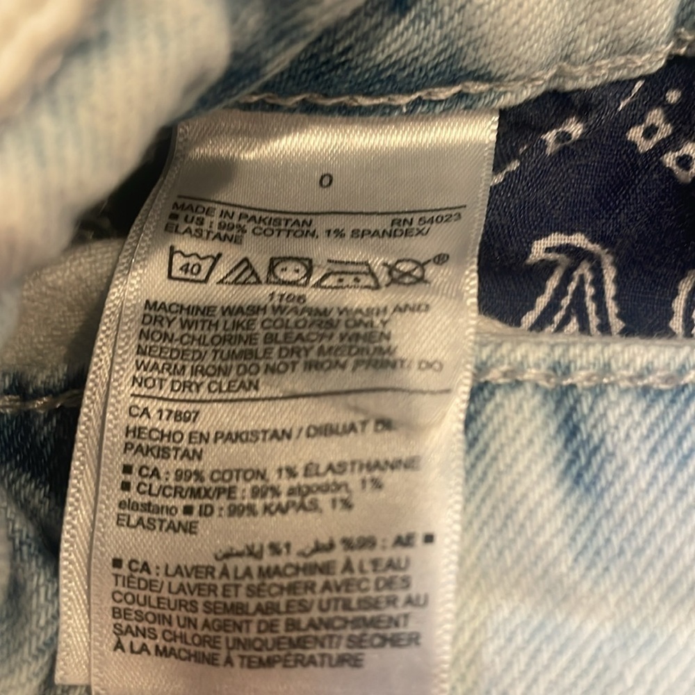 Old Navy paisley pockets Jean shorts - Picture 4 of 8